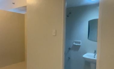 2 TORRE LORENZO 1BR Condominium unit For Sale at De La Salle TAFT