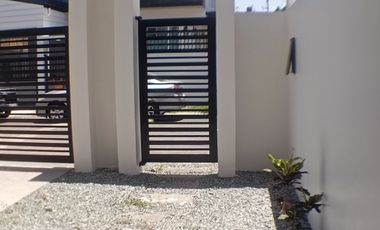 FOR RENT Paranaque BF Homes Nortwest. Dakar St. Modern Townhaus 3bedooms park