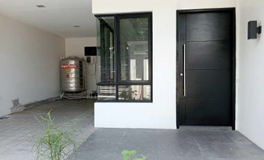 FOR RENT Paranaque BF Homes Nortwest. Dakar St. Modern Townhaus 3bedooms park