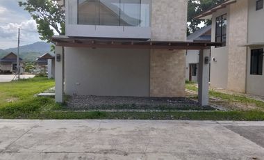 2 storey, 2 bedroom beach house