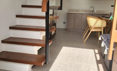 2 storey, 2 bedroom beach house