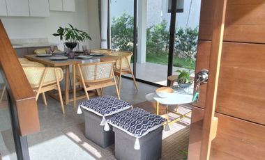 2 storey, 2 bedroom beach house