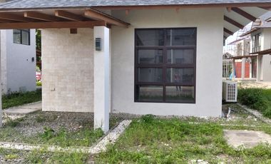 2 storey, 2 bedroom beach house
