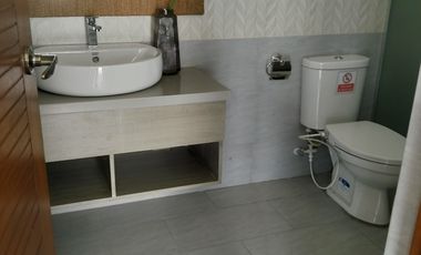 2 storey, 2 bedroom beach house
