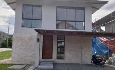 2 storey, 2 bedroom beach house