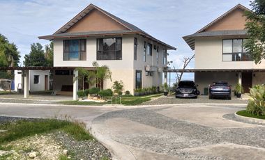 2 storey, 2 bedroom beach house