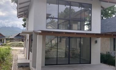 2 storey, 2 bedroom beach house