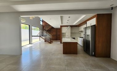 House and Lot For Sale in Posadas Village, Muntinlupa City