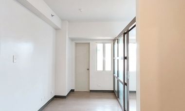 For Rent Studio Deluxe Condo Unit in Highway Hills, Mandaluyong at Pioneer Heights I | 26.99sqm