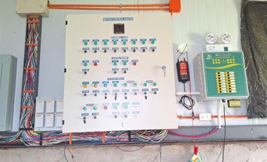 FOR SALE POULTRY FARM ( BREEDER )