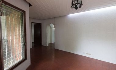 Spacious 4 Bedroom House FOR RENT in Dasmarinas Village, Makati