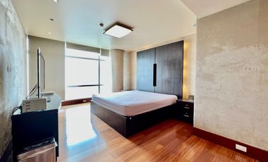 ONE ROXAS TRIANGLE: 4BR Penthouse For Rent, 527 sqm, Facing Manila Bay, 4 parkng