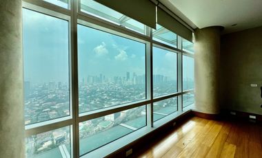 ONE ROXAS TRIANGLE: 4BR Penthouse For Rent, 527 sqm, Facing Manila Bay, 4 parkng