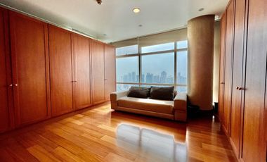 ONE ROXAS TRIANGLE: 4BR Penthouse For Rent, 527 sqm, Facing Manila Bay, 4 parkng