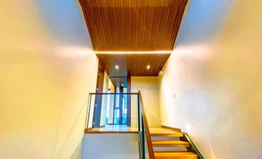 FOR SALE: RESORT TYPE 3 STOREY MODERN DESIGN HOUSE AND LOT IN ALABANG WEST