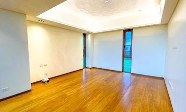 FOR SALE: RESORT TYPE 3 STOREY MODERN DESIGN HOUSE AND LOT IN ALABANG WEST