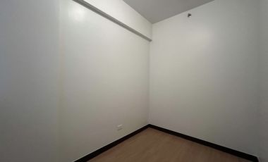 2BR Condo with Parking for Sale at The Atherton, Parañaque City