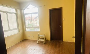 4 bedrooms house and lot for sale in  North Belton, Sta Quiteria Caloocan City