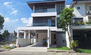 4 bedrooms House in Concepcion Uno Marikina City Along Jp Rizal Flood Free