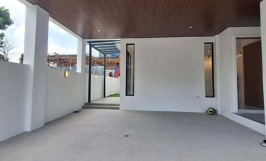4 bedrooms House in Concepcion Uno Marikina City Along Jp Rizal Flood Free