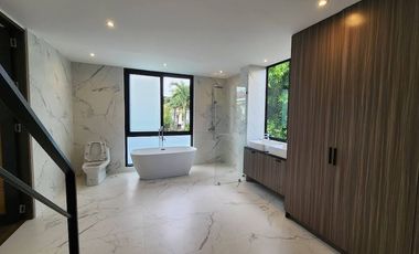 House and Lot For Sale in Hillsborough Alabang, Muntinlupa City