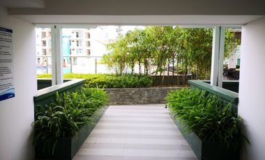 Modern Furnished One Bedroom Corner Condo unit with parking