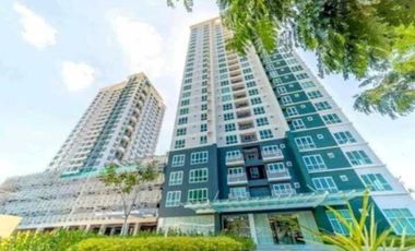 Modern Furnished One Bedroom Corner Condo unit with parking