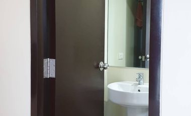 Modern Furnished One Bedroom Corner Condo unit with parking