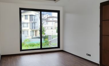For Rent: 5 Bedroom 5BR Condo in Mckinley Hill Village, Taguig City
