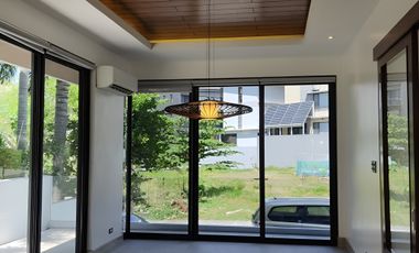 For Rent: 5 Bedroom 5BR Condo in Mckinley Hill Village, Taguig City