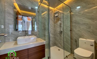 High-end House for sale