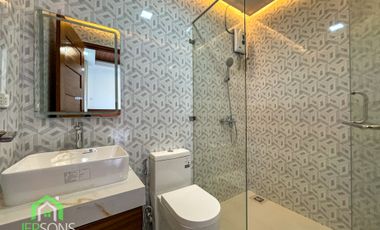 High-end House for sale