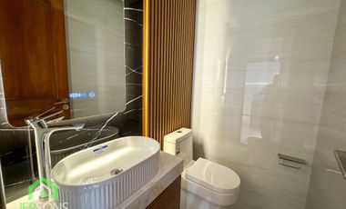 High-end House for sale