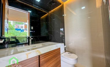 High-end House for sale