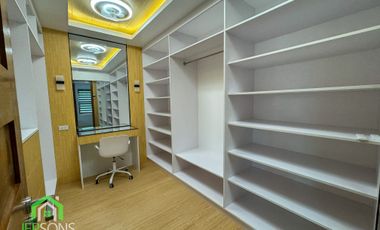High-end House for sale