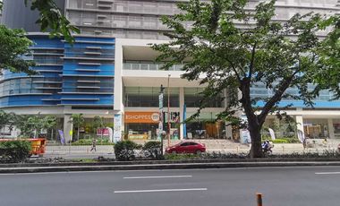 5% DP 2BR RFO SMART CONDO IN BUENDIA GIL PUYAT MAKATI AVE WITH PARKING AND BALCONY 3FLR MALL