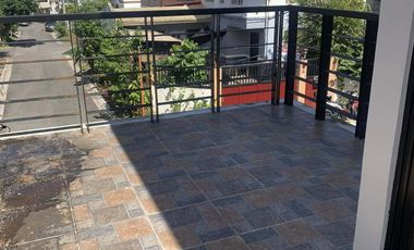 3 bedrooms Single Attached in West Beverly hills