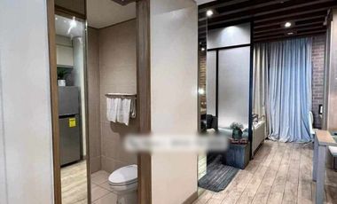 1 BR Two Regis Upper East Megaworld Condominium Unit for Sale