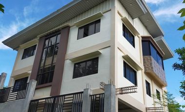 Overlooking 5 bedrooms 4 toilet n bath house for sale in Taloto Tagbilaran City