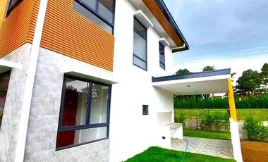 House in Alabang - Victoria South of Alabang, Muntinlupa