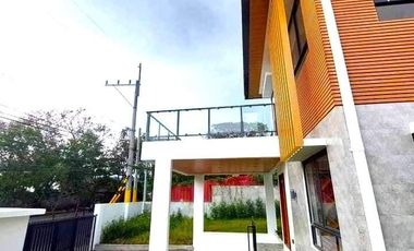 House in Alabang - Victoria South of Alabang, Muntinlupa
