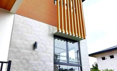 House in Alabang - Victoria South of Alabang, Muntinlupa
