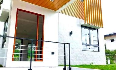 House in Alabang - Victoria South of Alabang, Muntinlupa