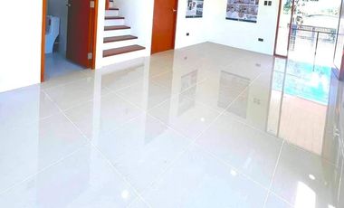 House in Alabang - Victoria South of Alabang, Muntinlupa