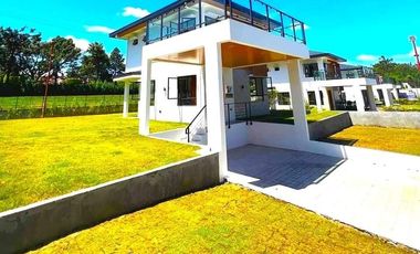 House in Alabang - Victoria South of Alabang, Muntinlupa