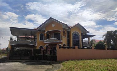 For Sale: Luxury House with Big Garden Mabalacat, Pampanga