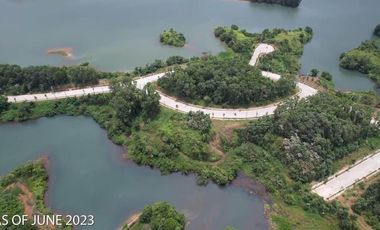 RUSH SALE! Lakefront Lot at The Hamptons Village (CASH or INSTALLMENT)