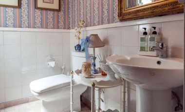 FOR SALE: Beautiful Spacious 7 Bedroom House in Ayala Alabang, Muntinlupa