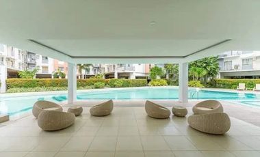 Bristol Parkway Sacrifice SALE, 2 BR w Balcony, P/house PANORAMIC VIEW ALABANG