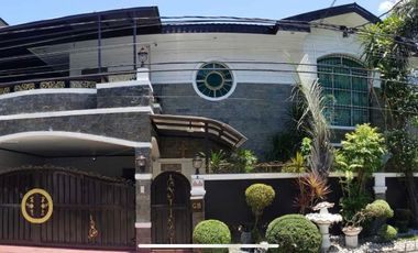 For Sale: 5-Bedroom Villa in Mahogany Place, Acacia Estate Taguig